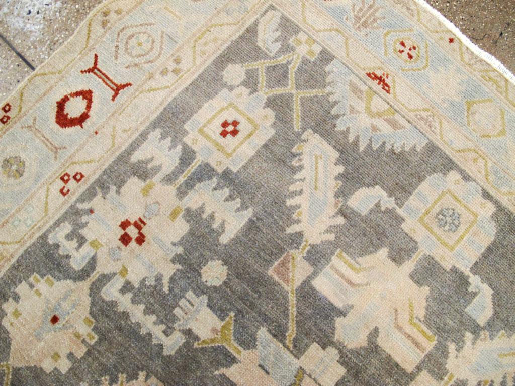 Mitte des 20. Jahrhunderts Persisch Malayer Akzentteppich (Wolle) im Angebot