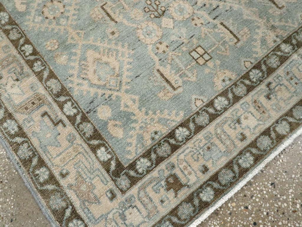 Mitte des 20. Jahrhunderts Persisch Malayer Akzentteppich (Wolle) im Angebot