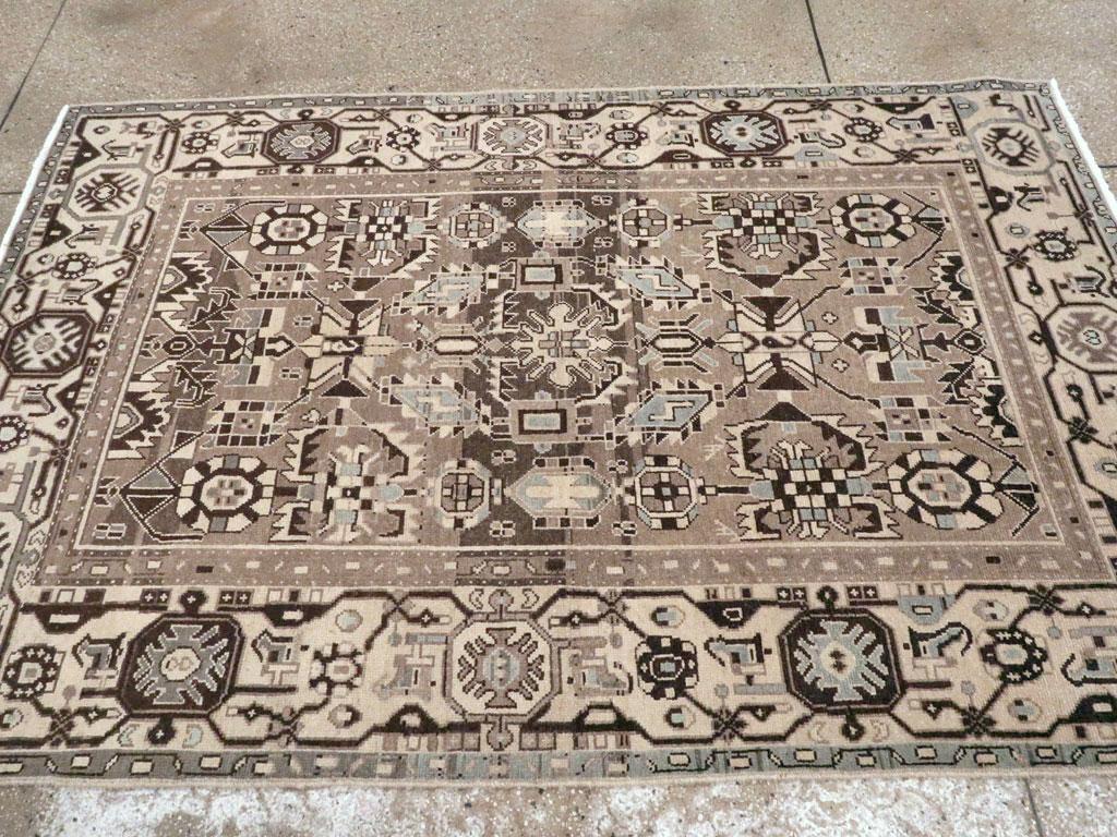 Mid-20th Century Persian Malayer Accent Rug im Zustand „Hervorragend“ im Angebot in New York, NY