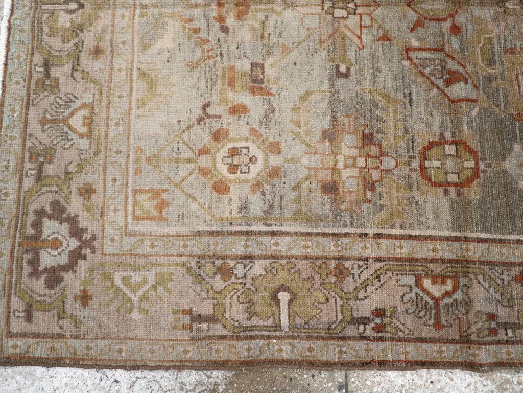 Alfombra de acento persa Malayer de mediados del siglo XX en Excelente estado para la venta en New York, NY