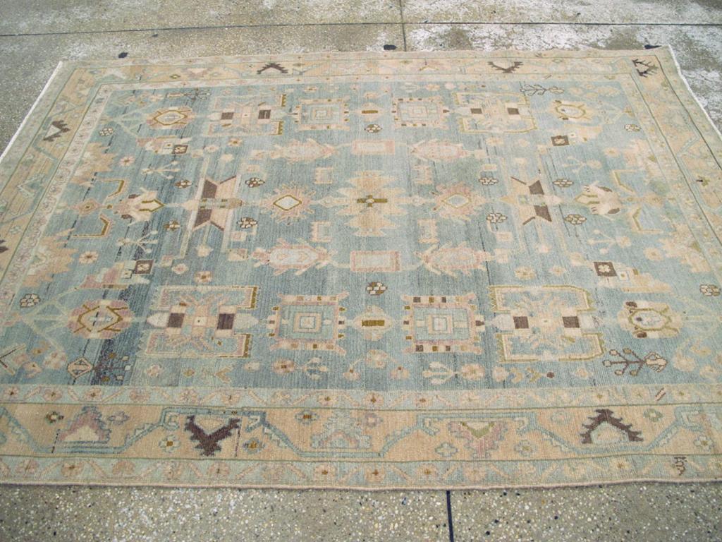 Alfombra de acento persa Malayer de mediados del siglo XX en Excelente estado para la venta en New York, NY