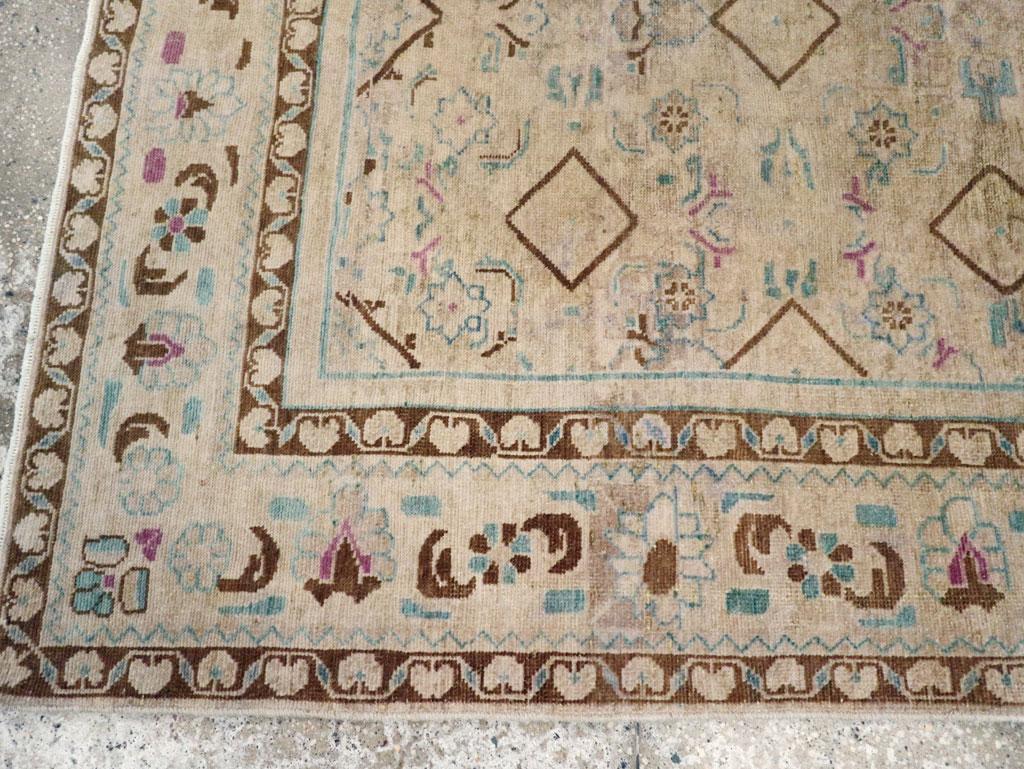 Alfombra de acento persa Malayer de mediados del siglo XX en Excelente estado para la venta en New York, NY