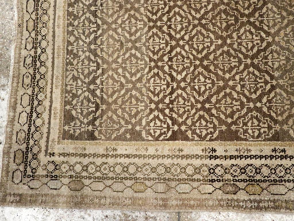 Alfombra de acento persa Malayer de mediados del siglo XX en Excelente estado para la venta en New York, NY