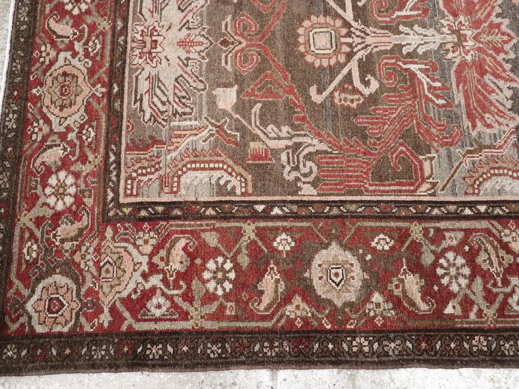 Tapis persan Malayer d'accentuation du milieu du 20e siècle Excellent état - En vente à New York, NY