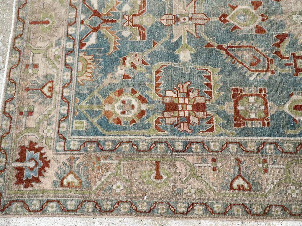 Mid-20th Century Persian Malayer Accent Rug im Zustand „Hervorragend“ im Angebot in New York, NY