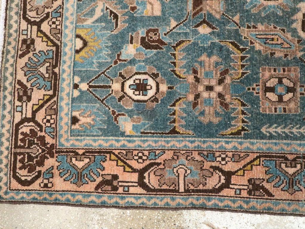 Mid-20th Century Persian Malayer Accent Rug Excellent état - En vente à New York, NY