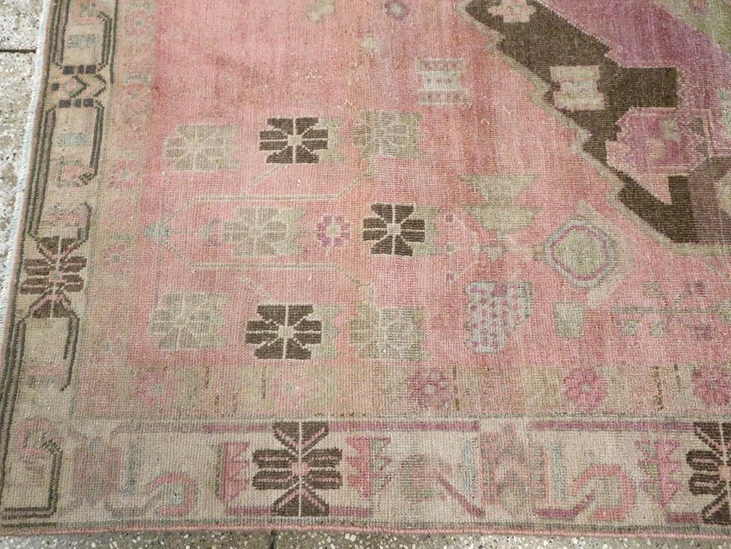 Mid-20th Century Persian Malayer Accent Rug im Zustand „Hervorragend“ im Angebot in New York, NY