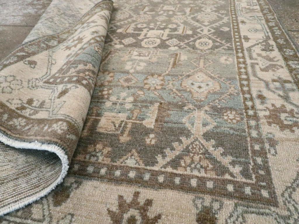 Mitte des 20. Jahrhunderts Persisch Malayer Akzentteppich im Angebot 1