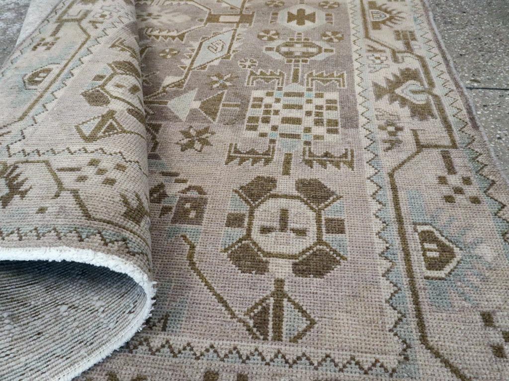 Mitte des 20. Jahrhunderts Persisch Malayer Akzentteppich im Angebot 1