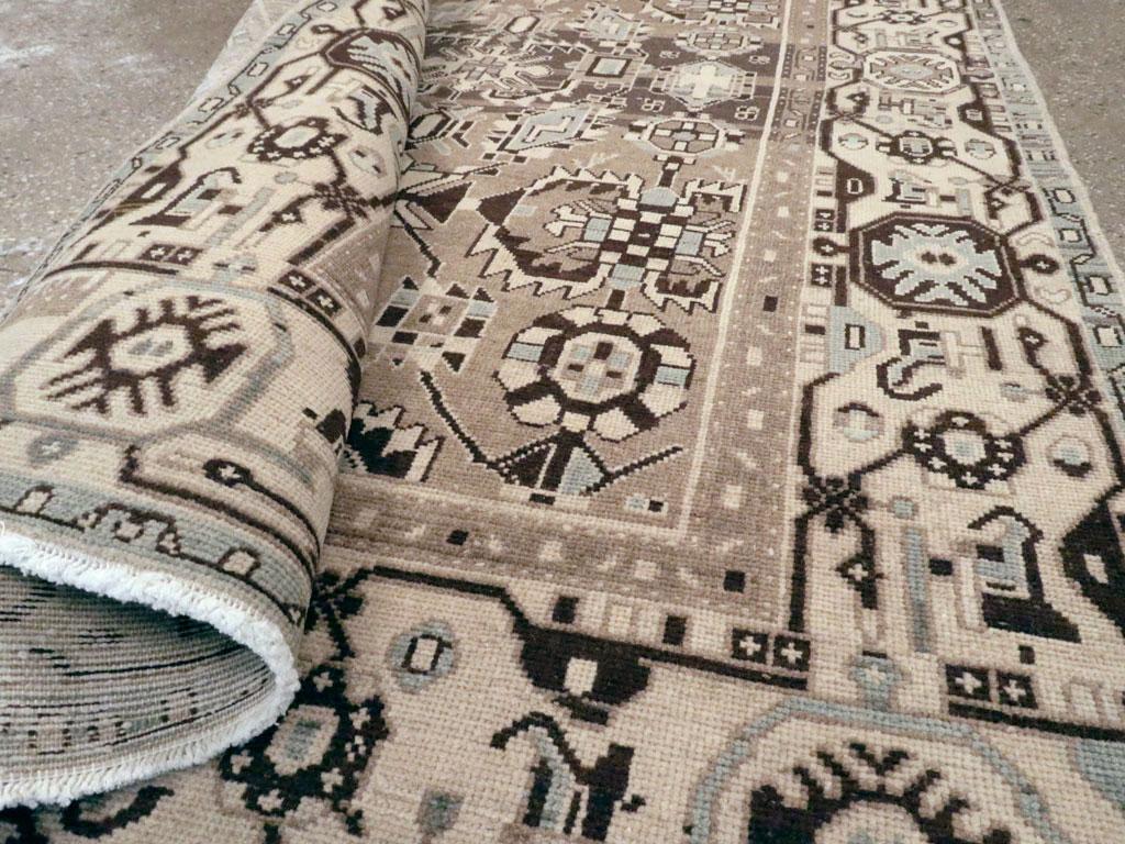 Mid-20th Century Persian Malayer Accent Rug (20. Jahrhundert) im Angebot