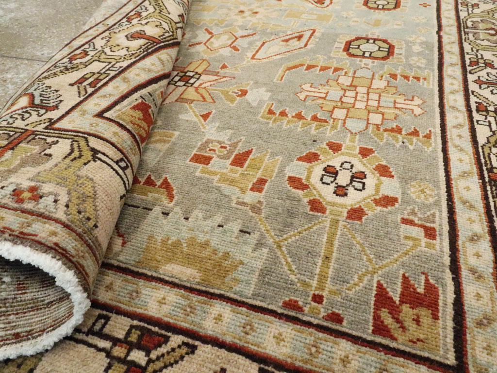 Mid-20th Century Persian Malayer Accent Rug (20. Jahrhundert) im Angebot