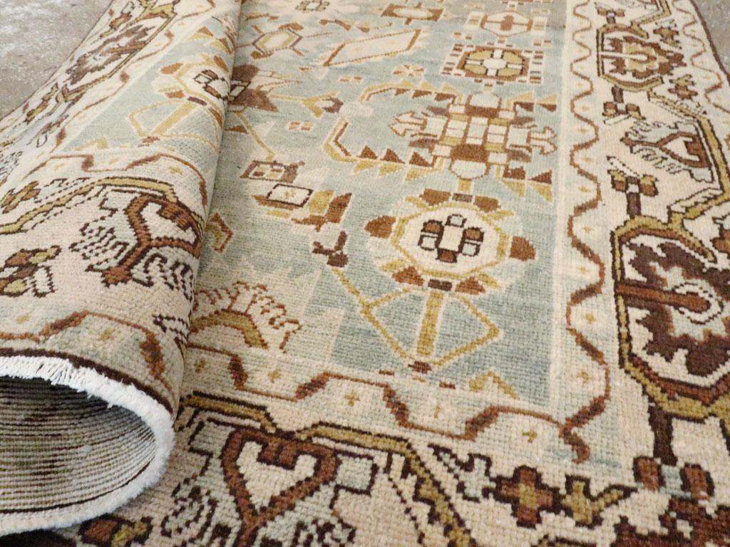 Mid-20th Century Persian Malayer Accent Rug (20. Jahrhundert) im Angebot