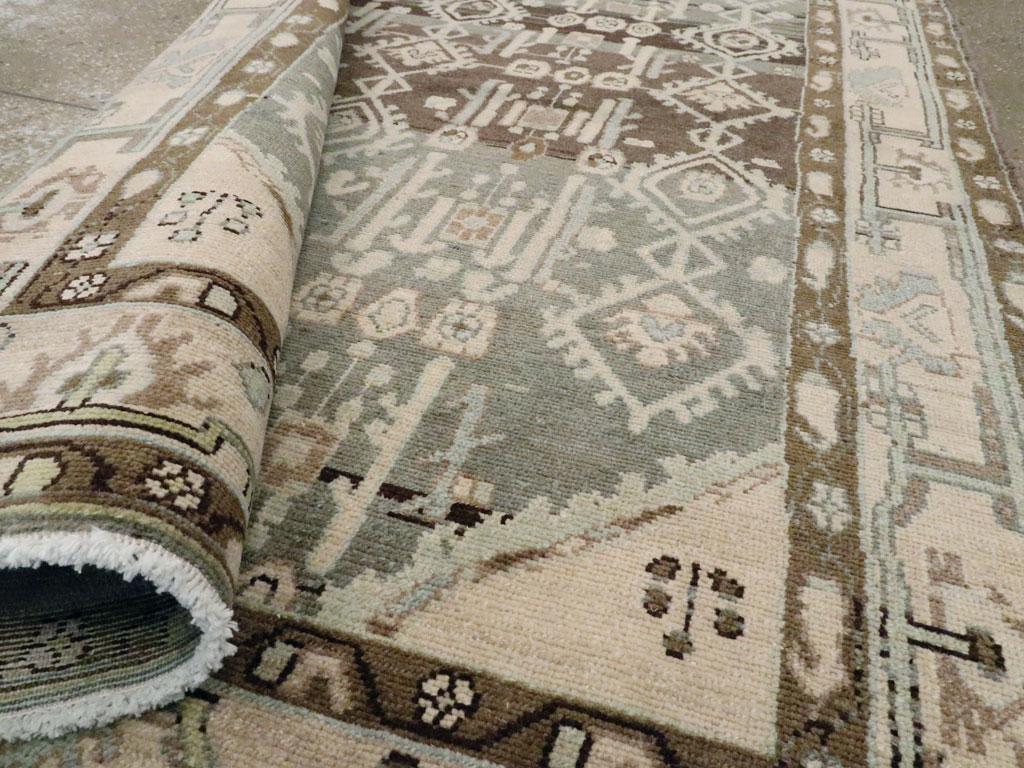 Mitte des 20. Jahrhunderts Persisch Malayer Akzentteppich im Angebot 1