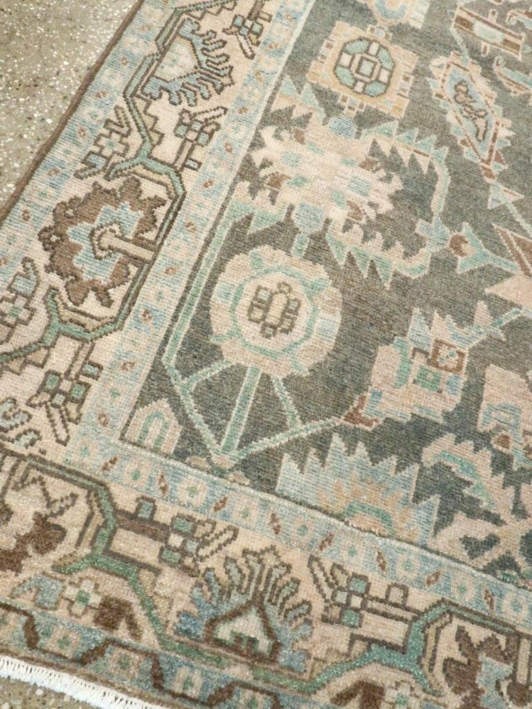 Mitte des 20. Jahrhunderts Persisch Malayer Akzentteppich im Angebot 1