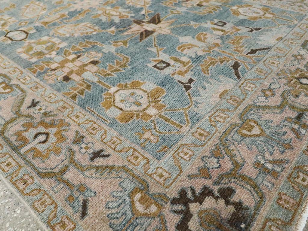 Mid-20th Century Persian Malayer Accent Rug (20. Jahrhundert) im Angebot