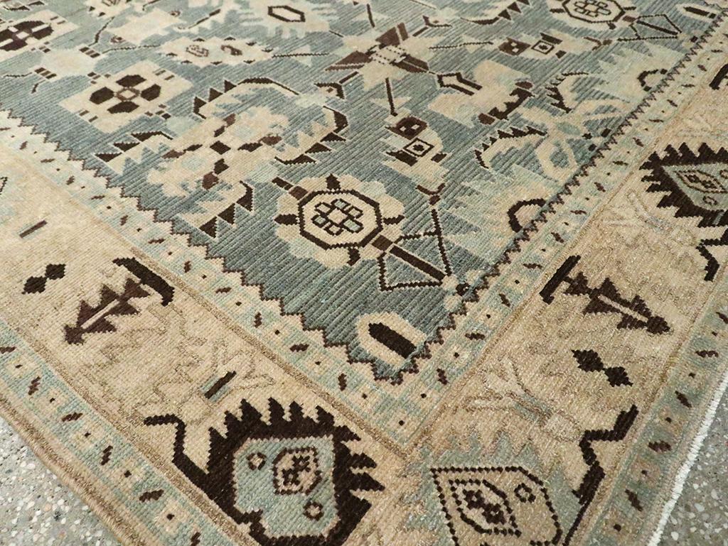 Mid-20th Century Persian Malayer Accent Rug (20. Jahrhundert) im Angebot