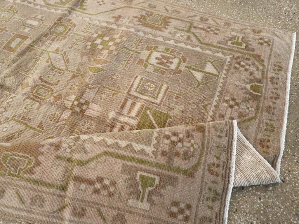 Tappeto d'accento persiano Malayer della metà del XX secolo in vendita 1