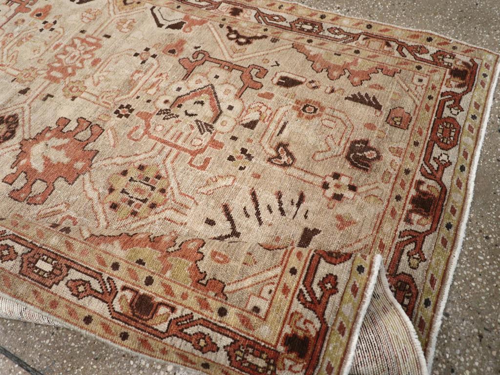 Laine Tapis persan Malayer d'accentuation du milieu du 20e siècle en vente