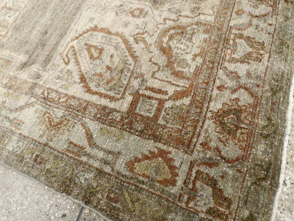 Mitte des 20. Jahrhunderts Persisch Malayer Akzentteppich im Angebot 2