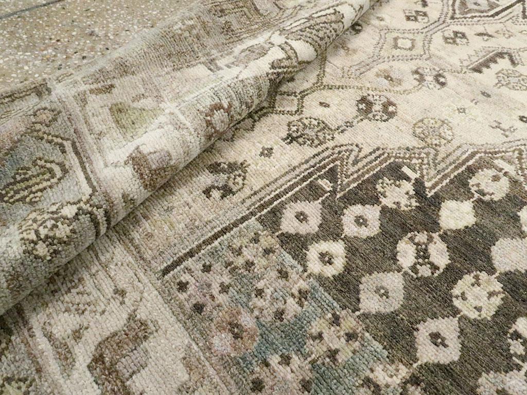 Alfombra de acento persa Malayer de mediados del siglo XX en venta 1