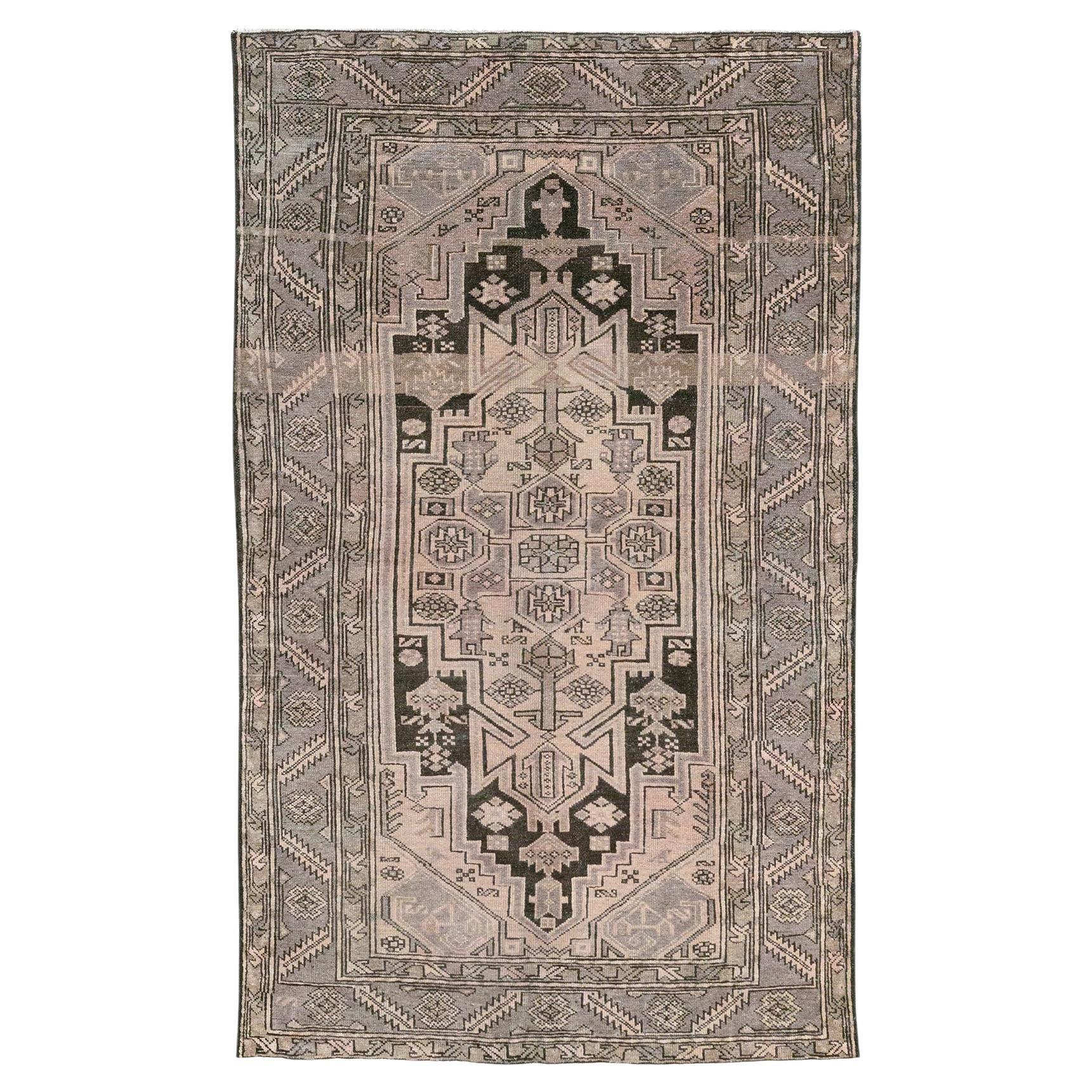 Mid-20th Century Persian Malayer Accent Rug in vendita