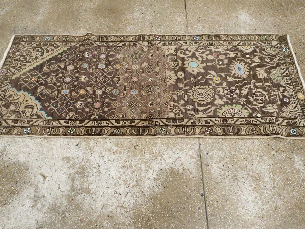 Persischer Malayer-Teppich aus der Mitte des 20. im Zustand „Hervorragend“ im Angebot in New York, NY