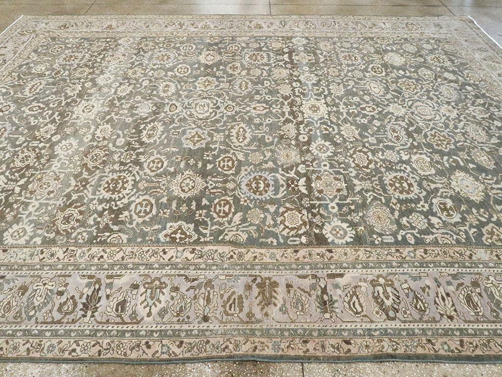 20ième siècle Tapis persan Malayer rustique de taille réduite du milieu du 20e siècle en vert et violet en vente