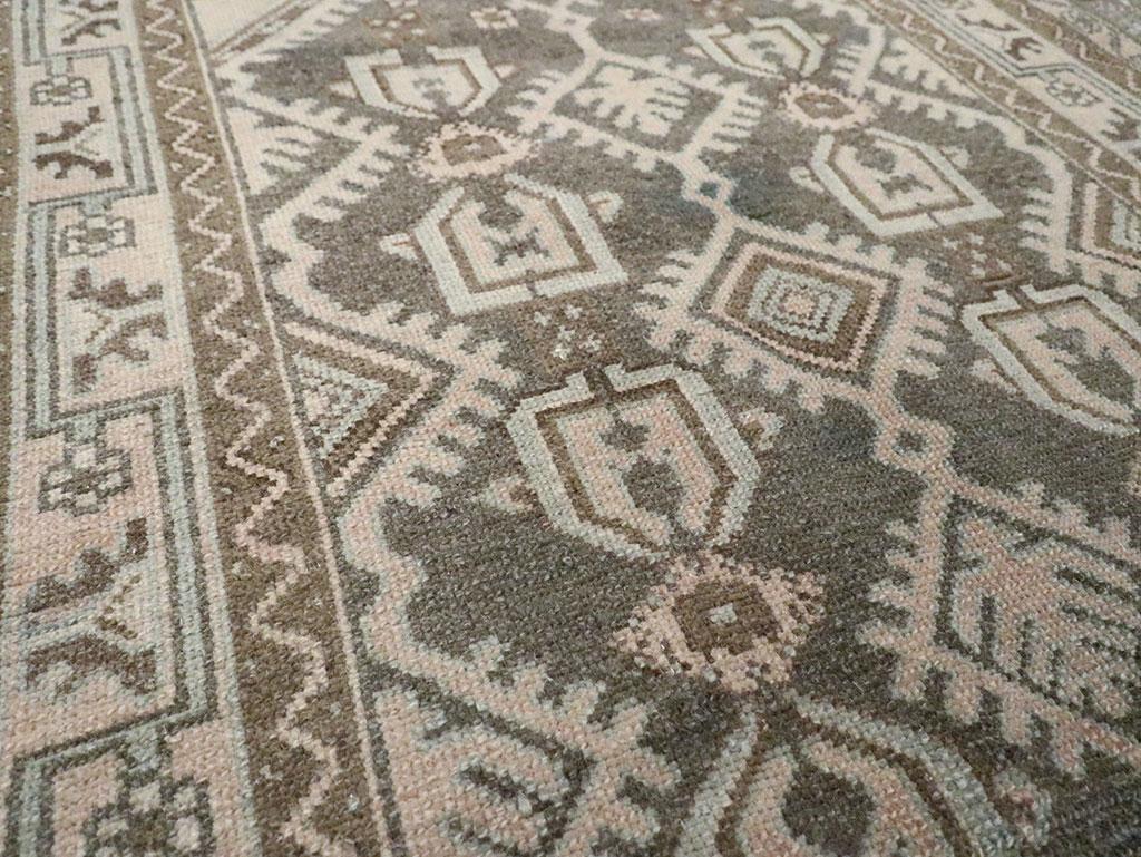 Perse Tapis persan Malayer du milieu du 20e siècle en vente