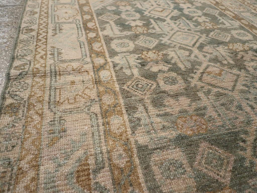 Perse Tapis persan Malayer du milieu du 20e siècle en vente