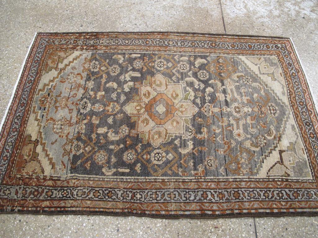 Persiano Tappeto persiano Malayer della metà del XX secolo in vendita