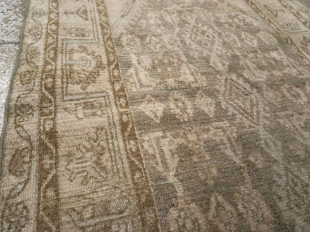 Perse Tapis persan Malayer du milieu du 20e siècle en vente