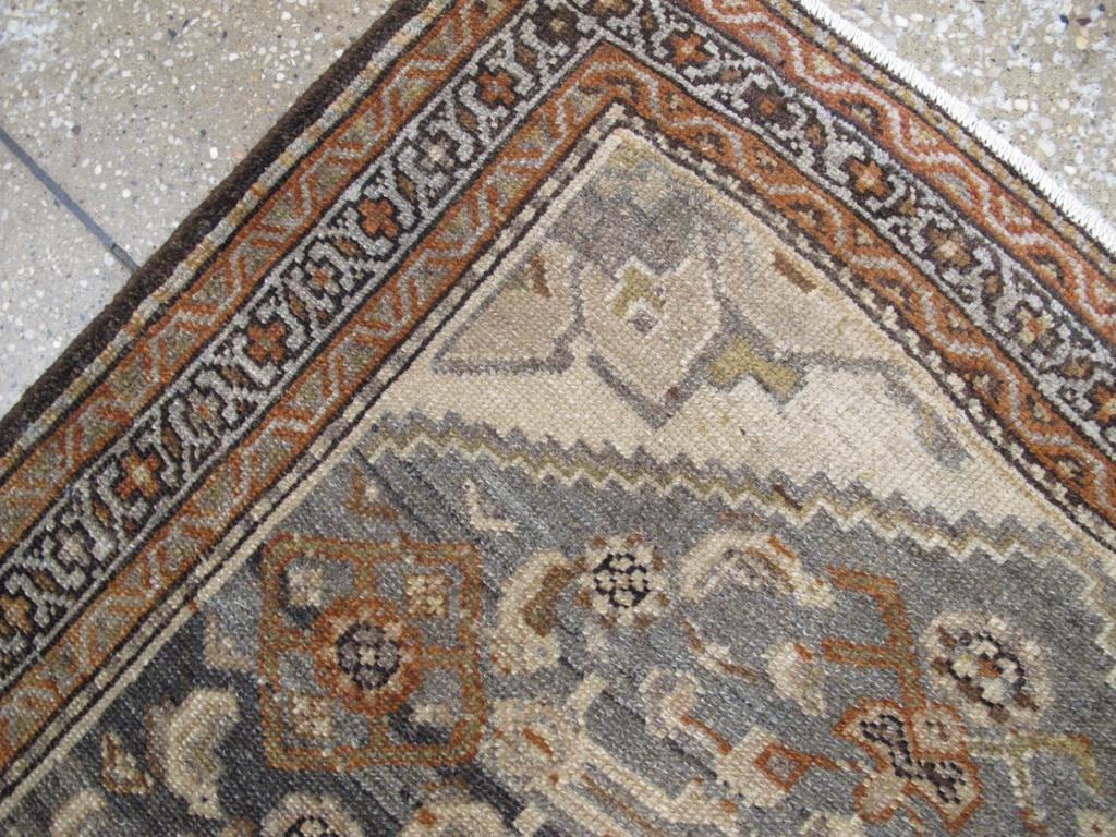 Annodato a mano Tappeto persiano Malayer della metà del XX secolo in vendita