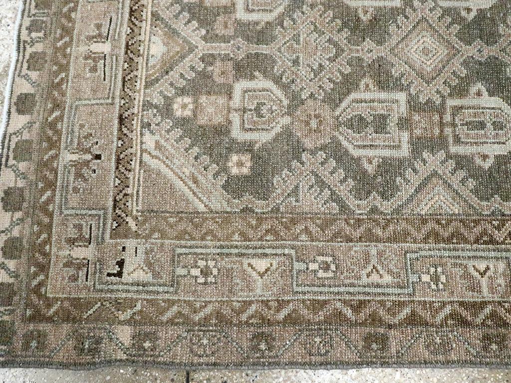 Tapis persan Malayer du milieu du 20e siècle Excellent état - En vente à New York, NY