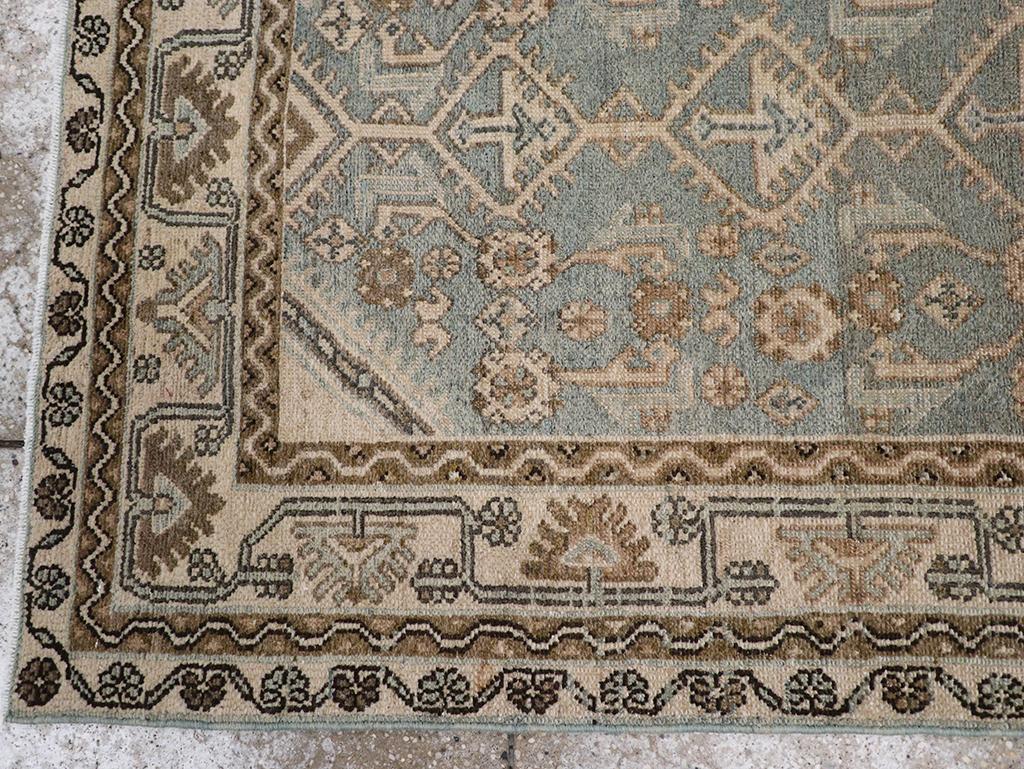 Tapis persan Malayer du milieu du 20e siècle Excellent état - En vente à New York, NY