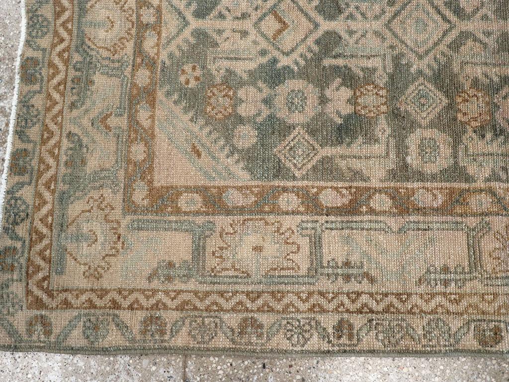 Tapis persan Malayer du milieu du 20e siècle Excellent état - En vente à New York, NY
