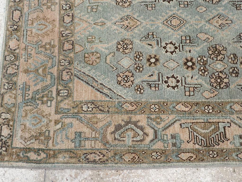 Tapis persan Malayer du milieu du 20e siècle Excellent état - En vente à New York, NY