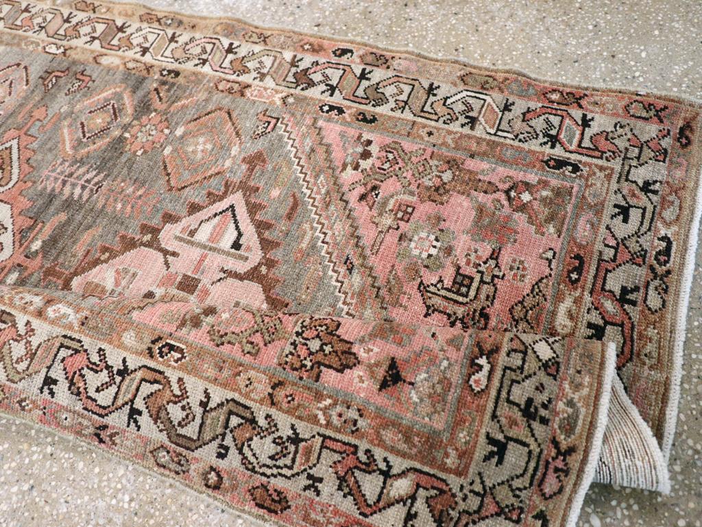 Persischer Malayer-Würfelteppich aus der Mitte des 20. im Angebot 1