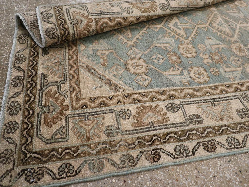 Tapis persan Malayer du milieu du 20e siècle en vente 1