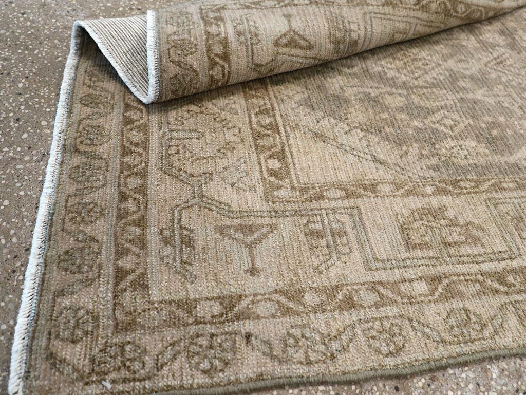 Tapis persan Malayer du milieu du 20e siècle en vente 1