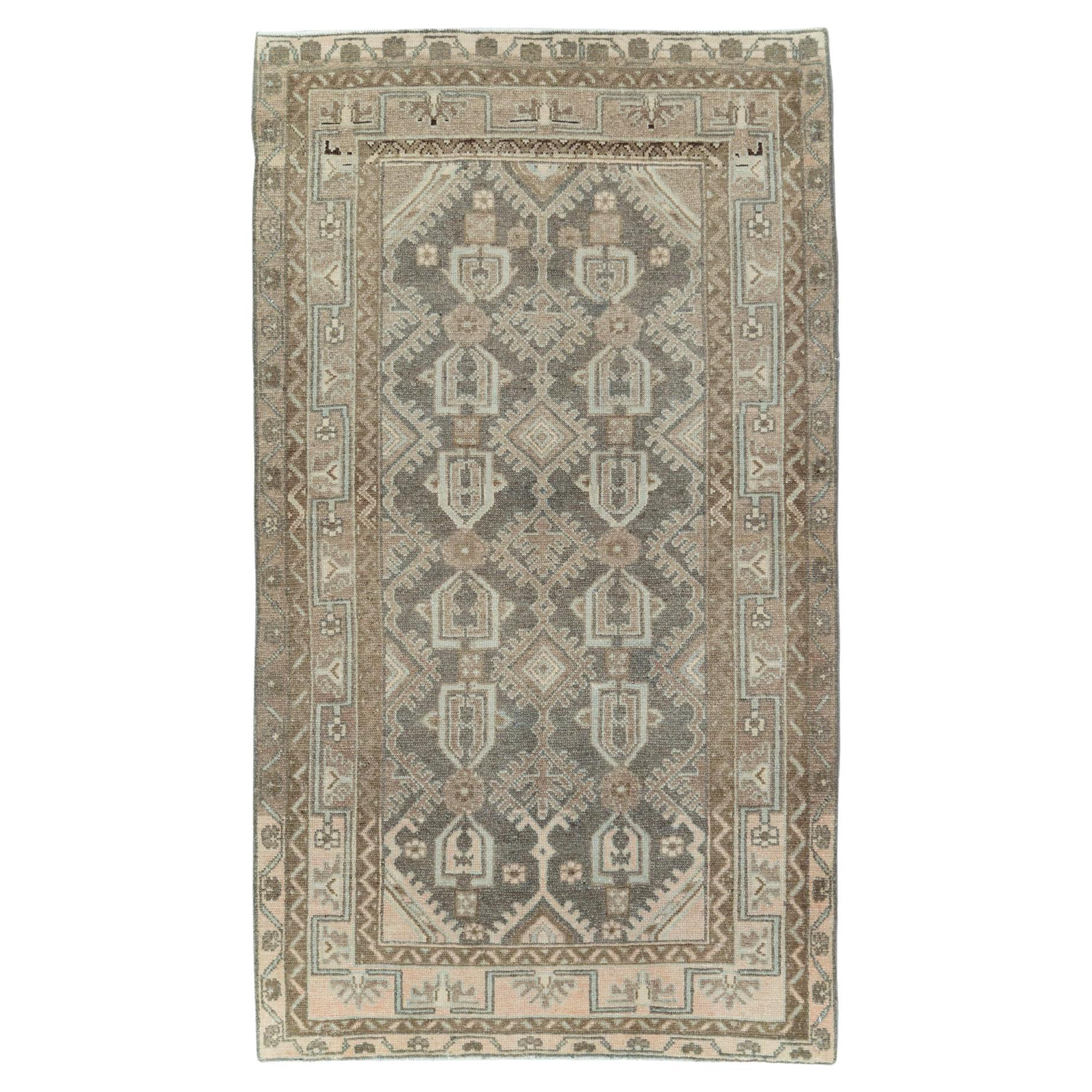Tapis persan Malayer du milieu du 20e siècle en vente