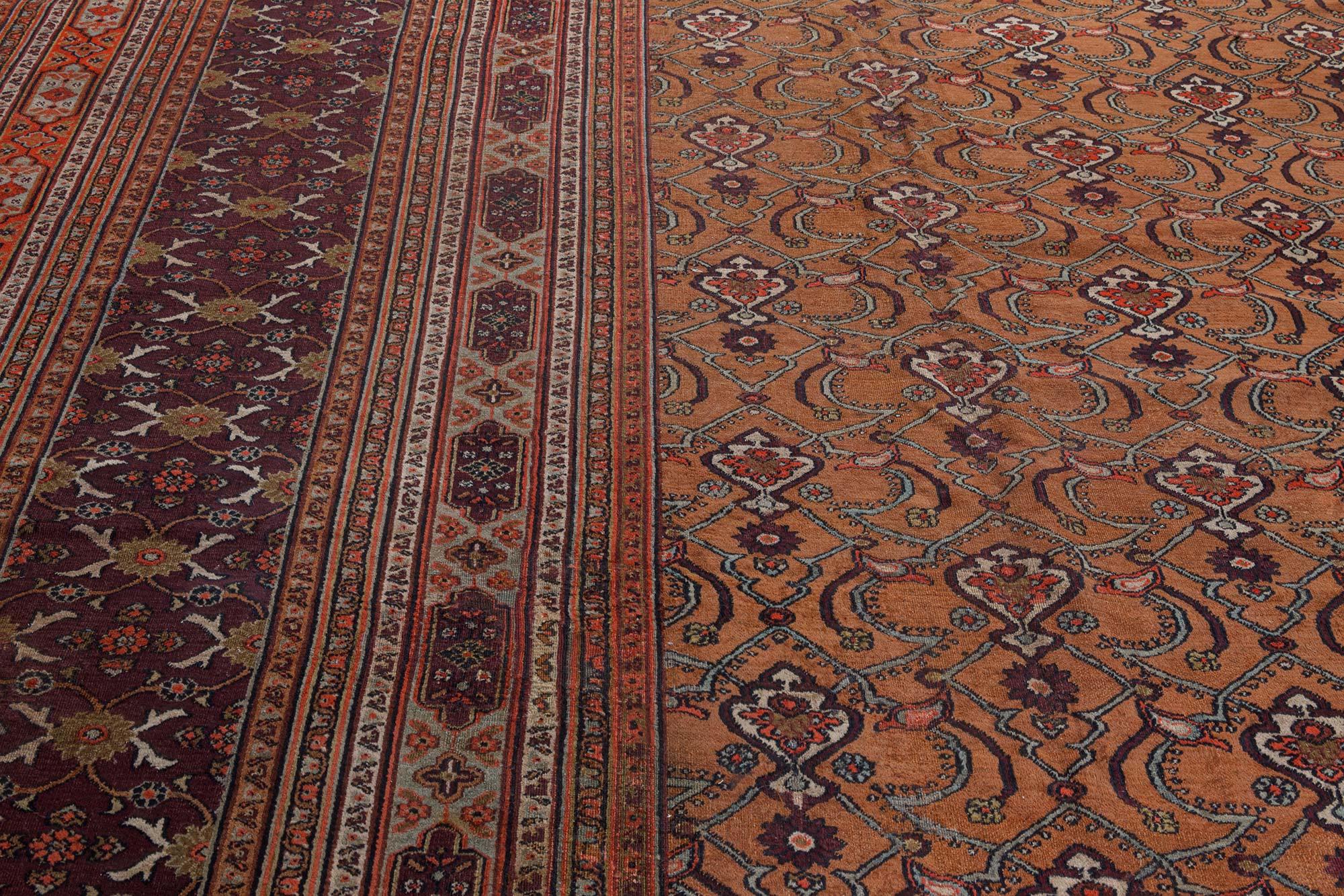 Mid-20th Century Persian Meshad Handmade Wool Rug In Good Condition For Sale In New York, NY