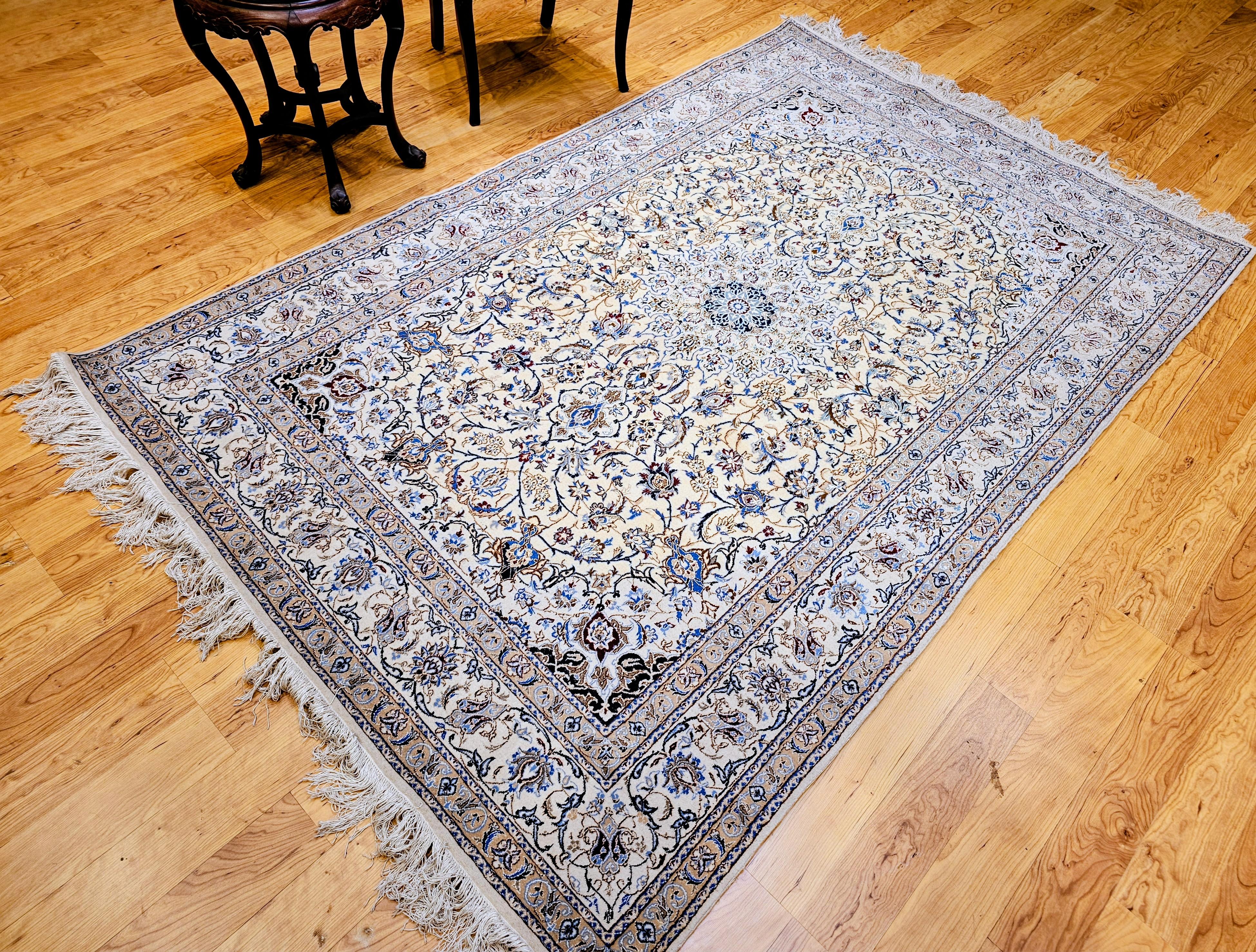 Persischer Nain-Teppich aus der Mitte des 20. Jahrhunderts, elfenbeinfarben, blau mit Seidenakzenten im Angebot 8