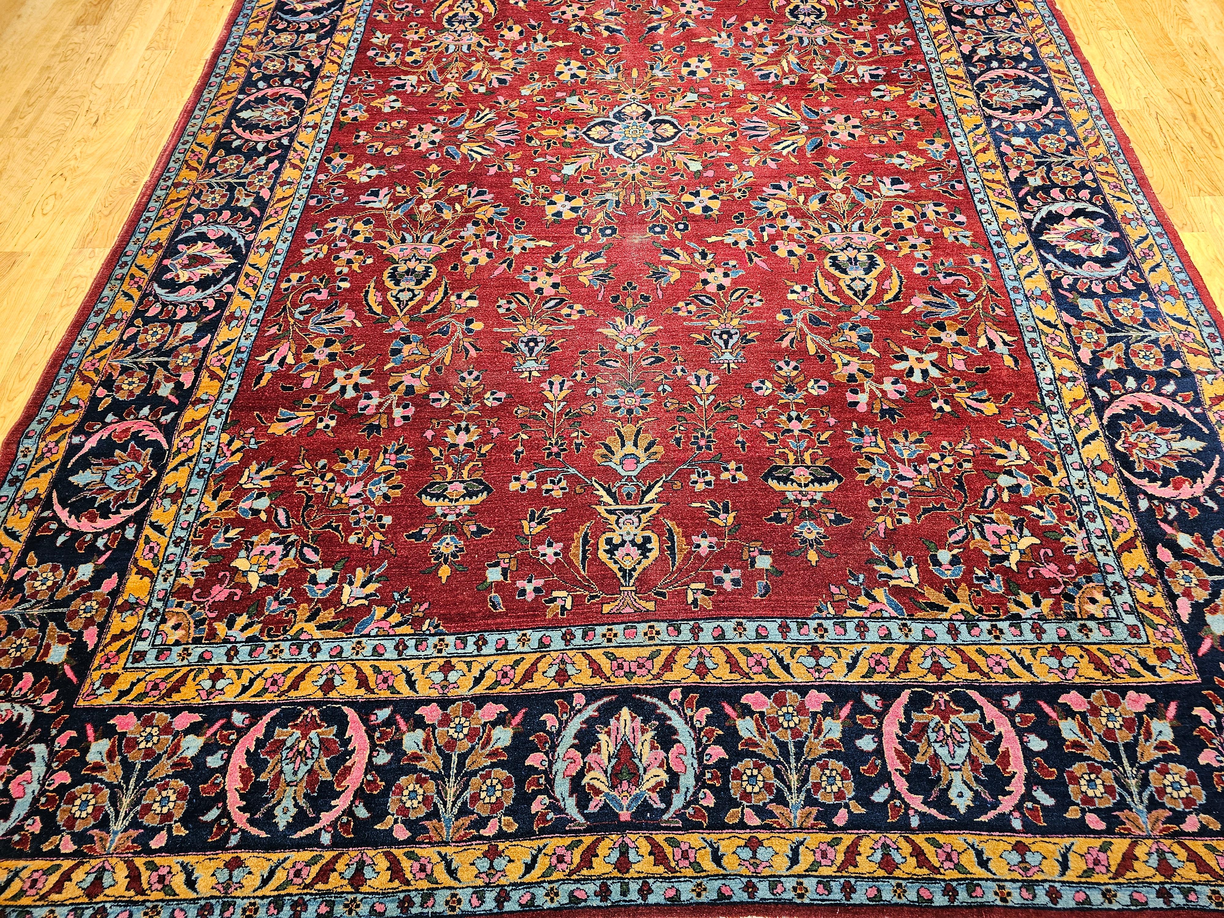 Persischer Sarouk-Teppich aus der Mitte des 20. Jahrhunderts mit floralem Allover-Muster in Rot, Marineblau und Rosa im Zustand „Gut“ im Angebot in Barrington, IL