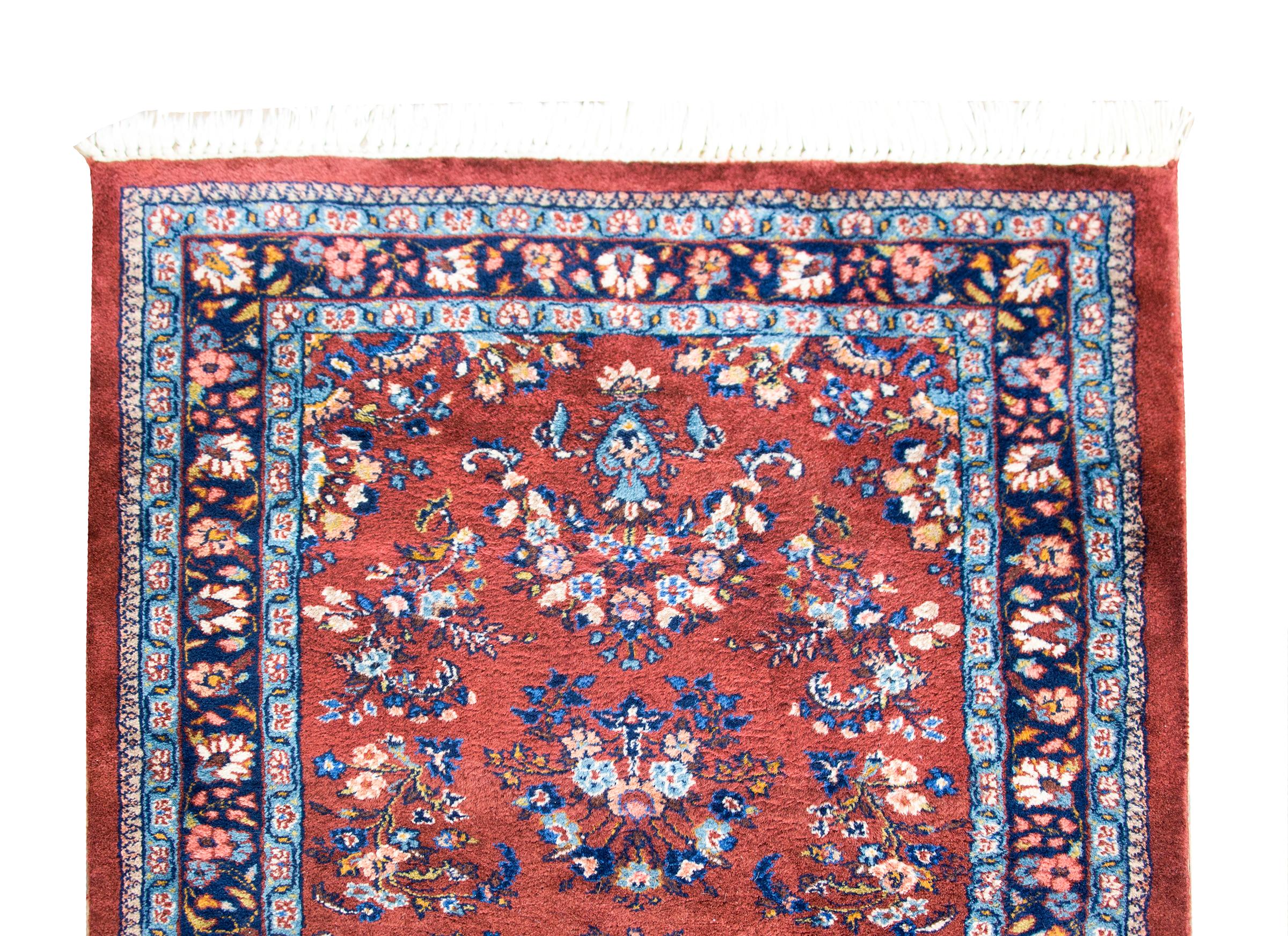 Persischer Sarouk-Läufer aus der Mitte des 20. im Angebot 3