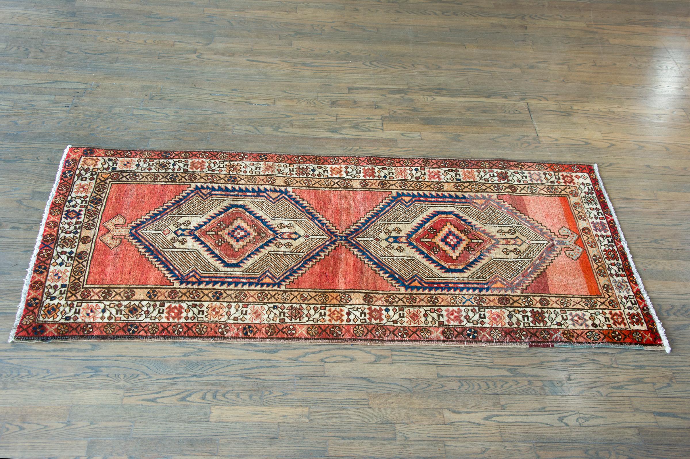 Mid-20th Century Persian Serab Rug For Sale 8
