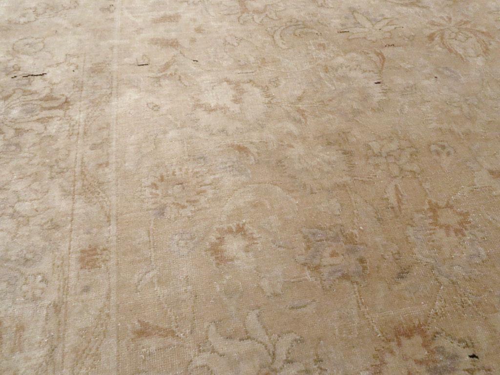 Alfombra de acento persa Tabriz de mediados del siglo XX Persa en venta