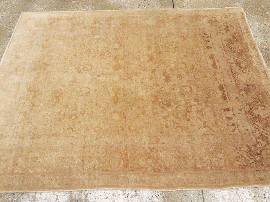Noué à la main Tapis d'appoint persan Tabriz du milieu du 20e siècle en vente