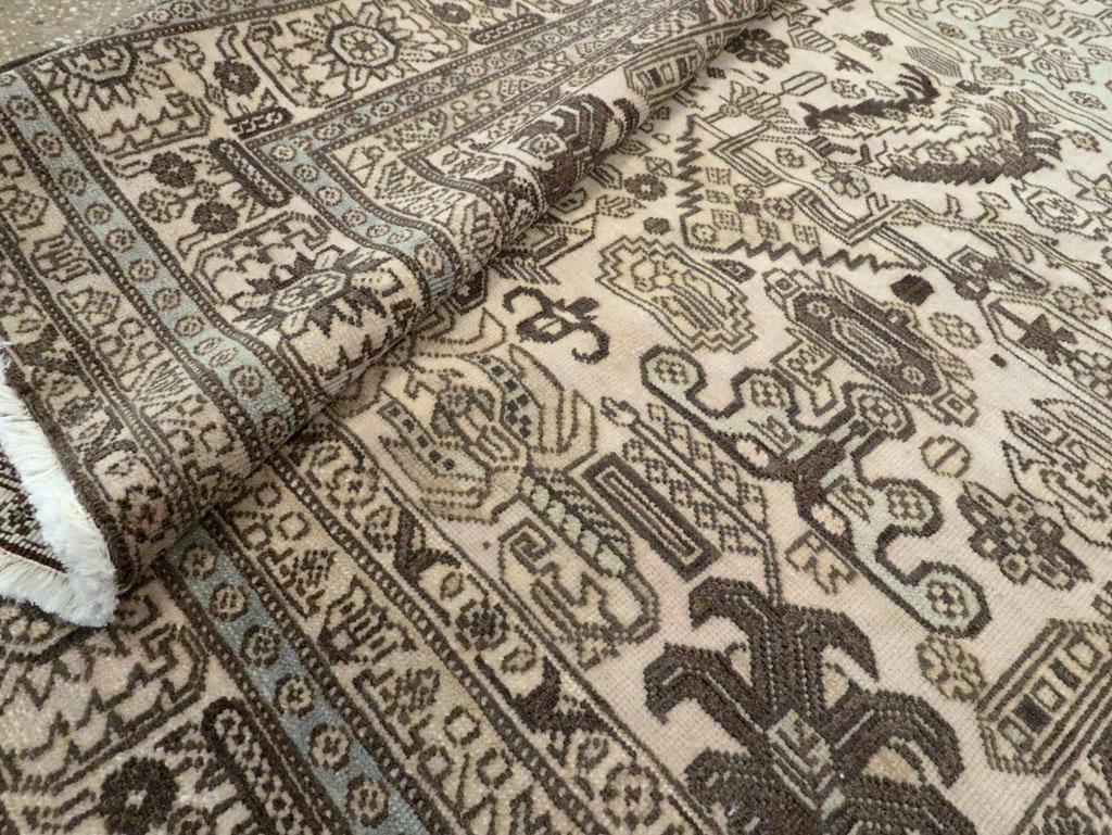 Mid-20th Century Persian Tabriz Accent Rug (Wolle) im Angebot