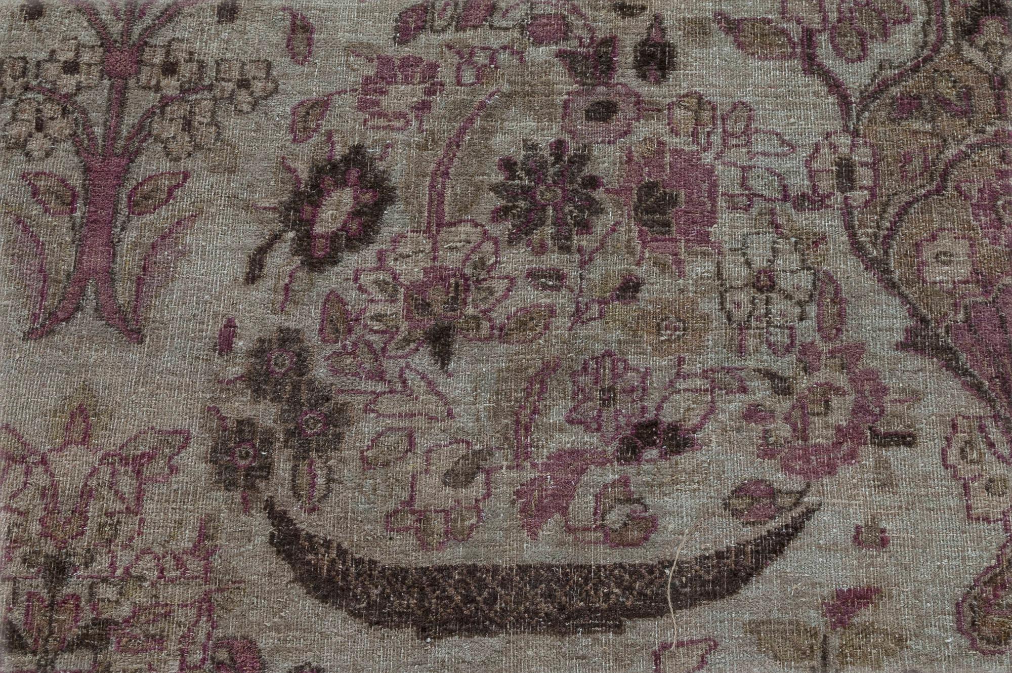 Mitte des 20. Jahrhunderts Persischer Tabriz beige, lila handgewebter Wollteppich 
Größe: 10'1