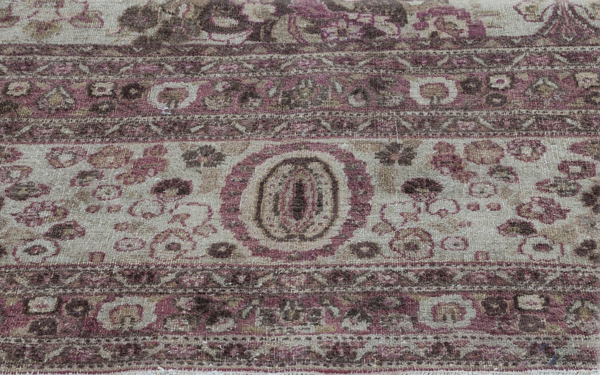 Persischer Tabriz Beige Lila Handgefertigter Teppich aus der Mitte des Jahrhunderts (Handgewebt) im Angebot